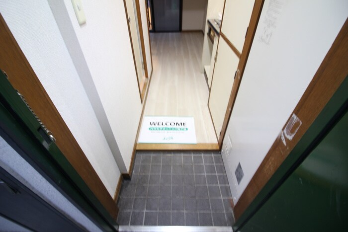 物件内観写真7　(玄関)