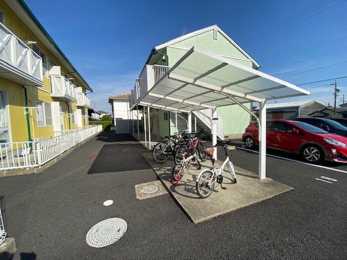 物件外観写真2　(駐輪場)
