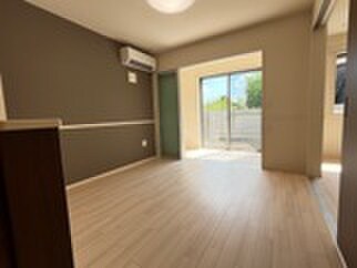 物件内観写真4　(居室)