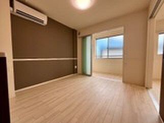 物件内観写真4　(居室)