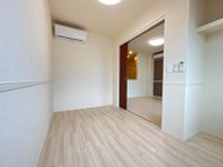 物件内観写真6　(居室)