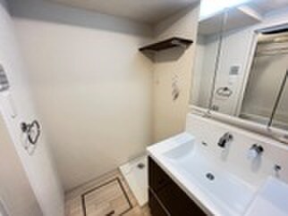 物件内観写真11　(洗濯機置場)