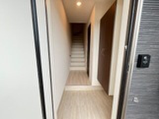 物件内観写真18　(玄関)