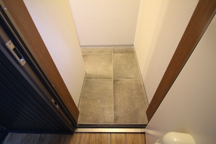 物件内観写真15　(玄関)