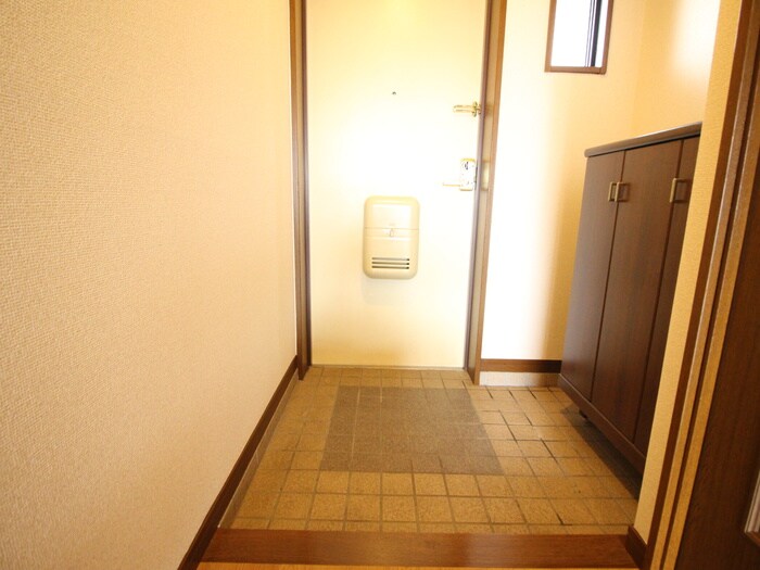 物件内観写真14　(玄関)