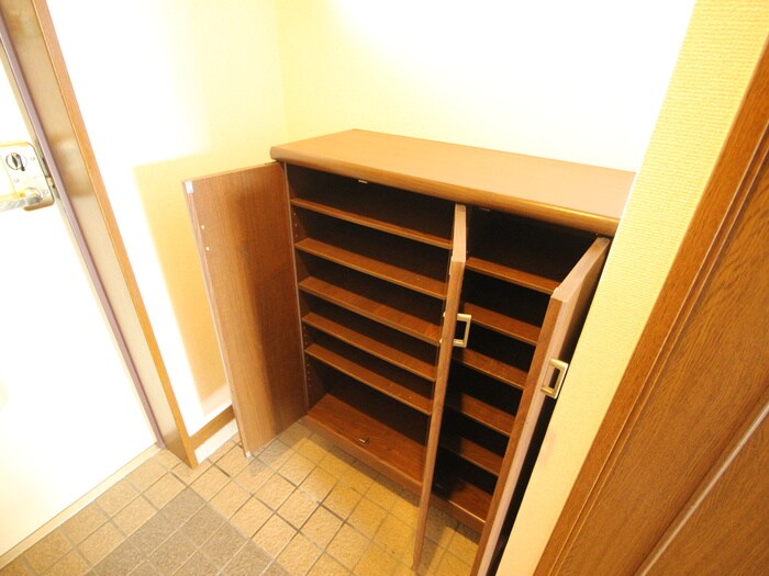 物件内観写真15　(靴箱)