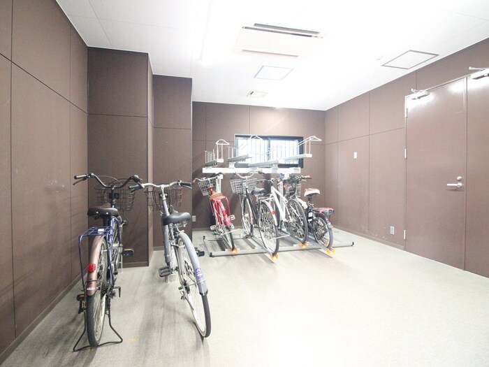 物件外観写真6　(駐輪場)