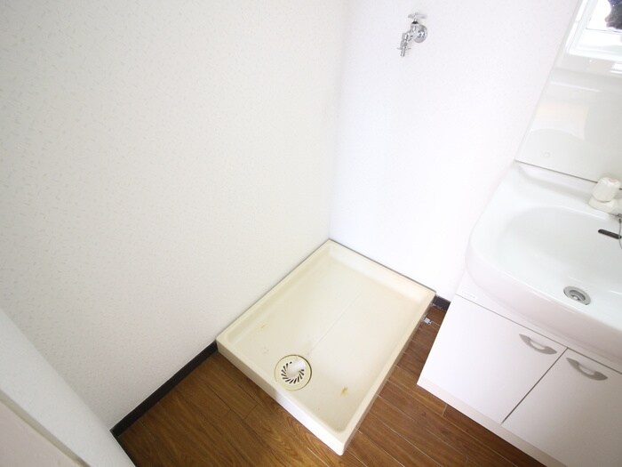 物件内観写真17　(洗濯機置場)