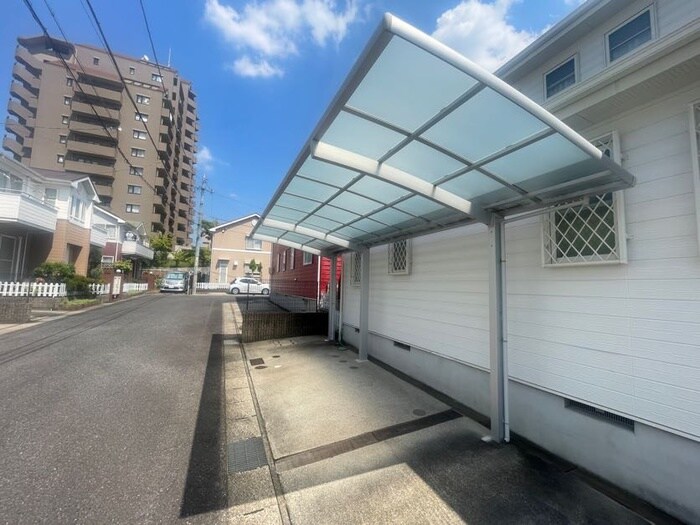 物件外観写真3　(駐車場)