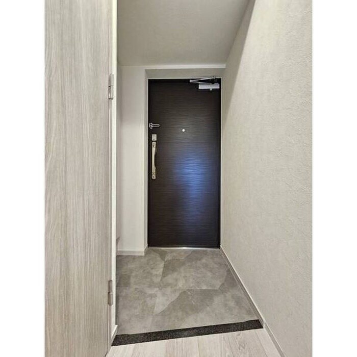 物件内観写真14　(玄関)