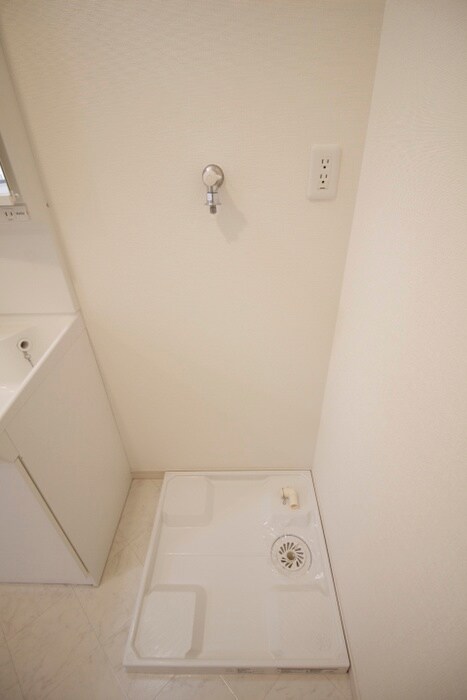 物件内観写真14　(洗濯機置場)