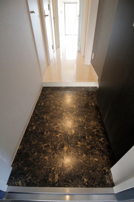 物件内観写真16　(玄関)