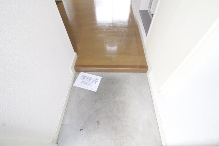 物件内観写真18　(玄関)