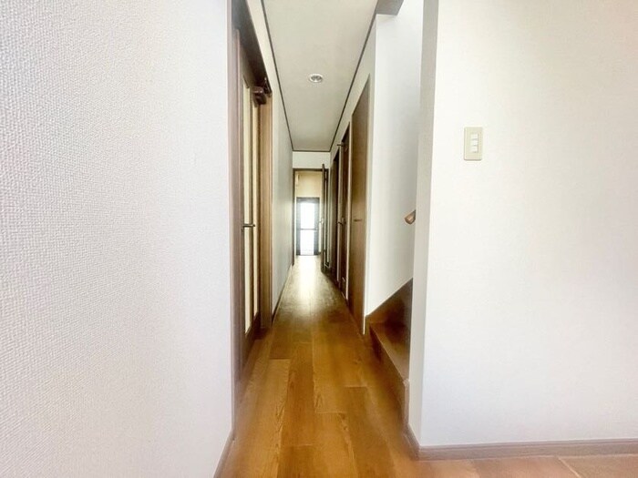物件内観写真13　(廊下)