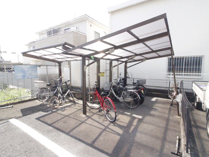 物件外観写真6　(駐輪場)