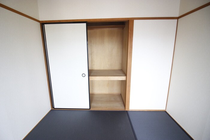 物件内観写真12　(収納)
