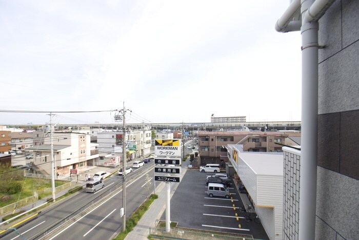 物件内観写真22　(室内からの展望)