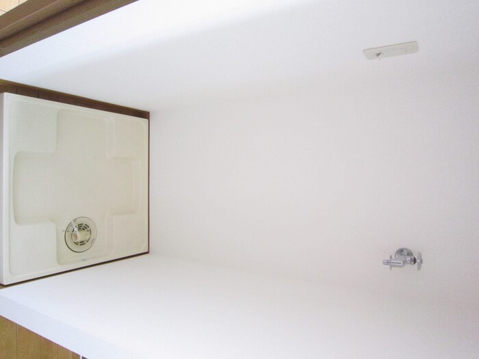 物件内観写真12　(洗濯機置場)