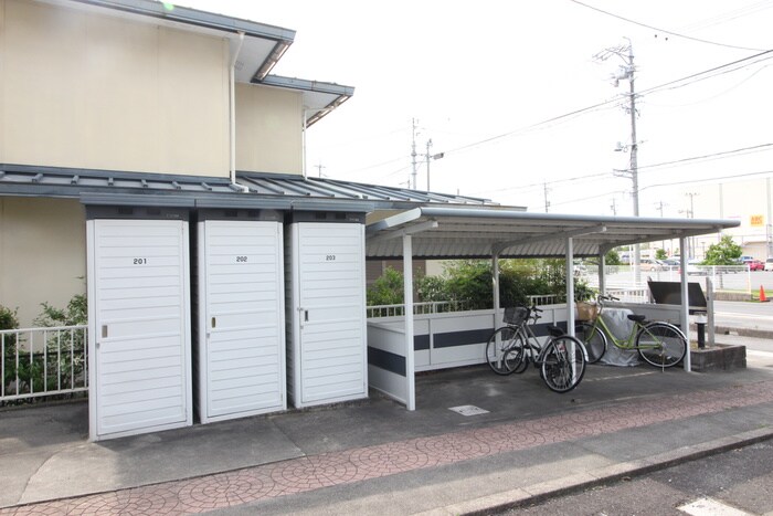 物件外観写真5　(駐輪場)