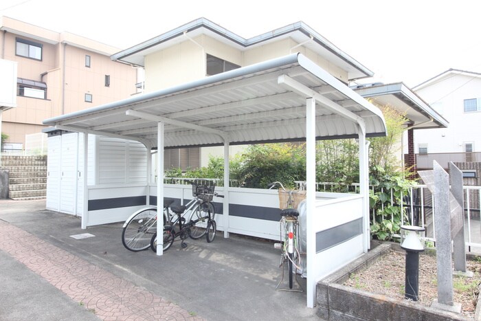 物件外観写真6　(駐輪場)