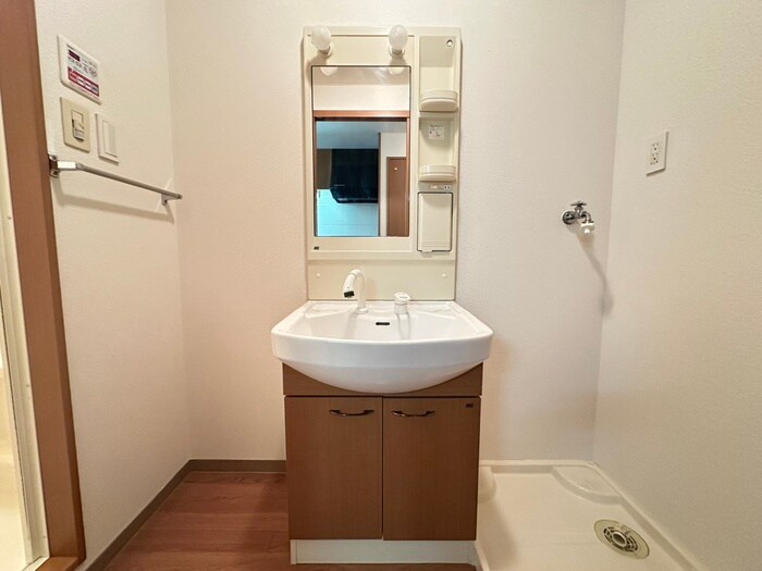 物件内観写真11　(洗面)