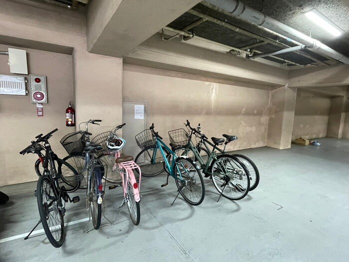 物件外観写真6　(駐輪場)