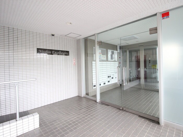 物件外観写真5　(エントランス部分)