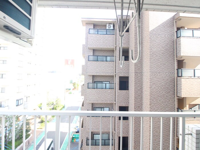 物件内観写真21　(室内からの展望)