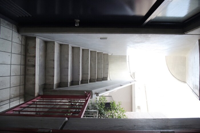 物件外観写真4　(エントランス部分)