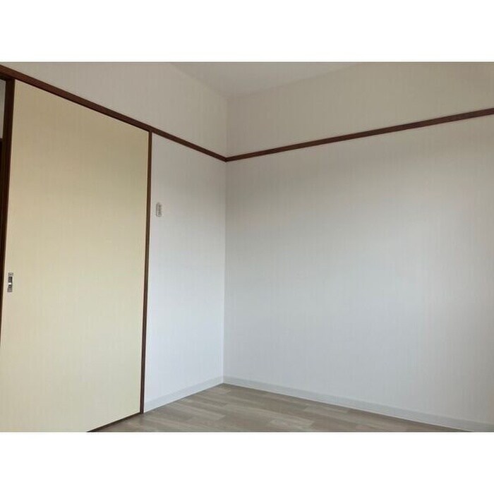 物件内観写真4　(居室)