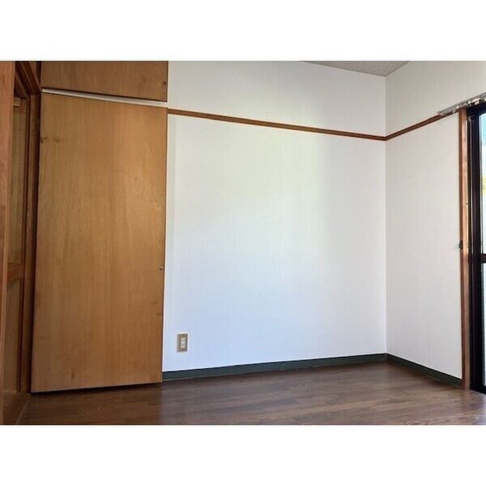 物件内観写真4　(居室)