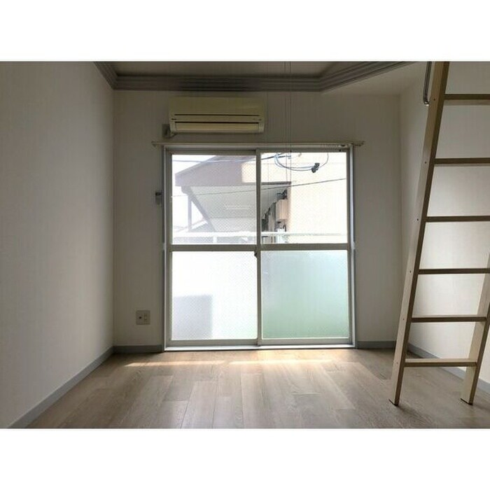 物件内観写真3　(居室)