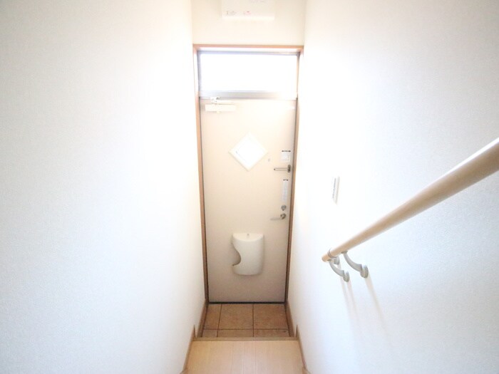 物件内観写真17　(玄関)