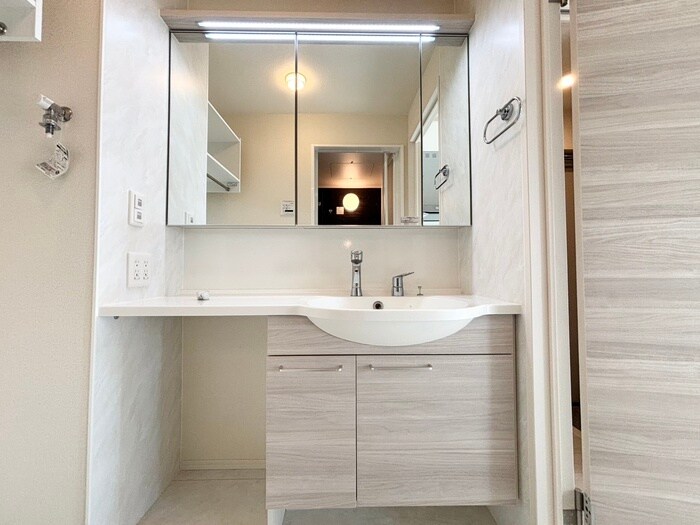 物件内観写真12　(洗面)