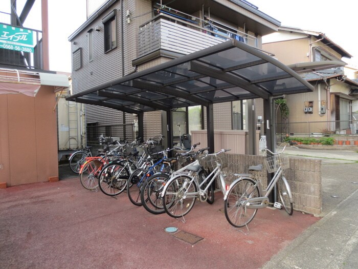 物件外観写真4　(駐輪場)