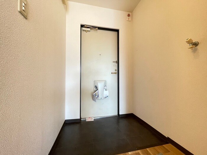 物件内観写真14　(玄関)
