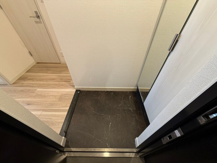 物件内観写真15　(玄関)