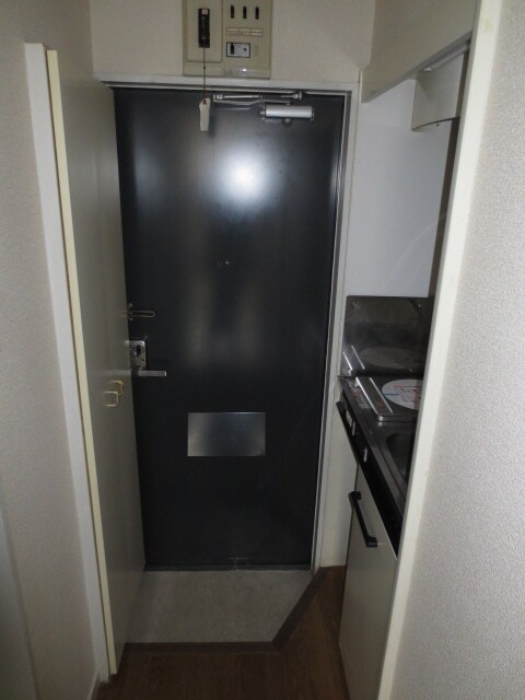 物件内観写真16　(玄関)