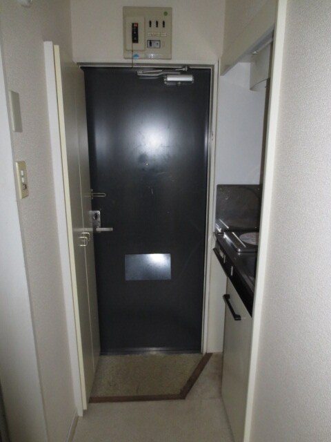 物件内観写真16　(玄関)