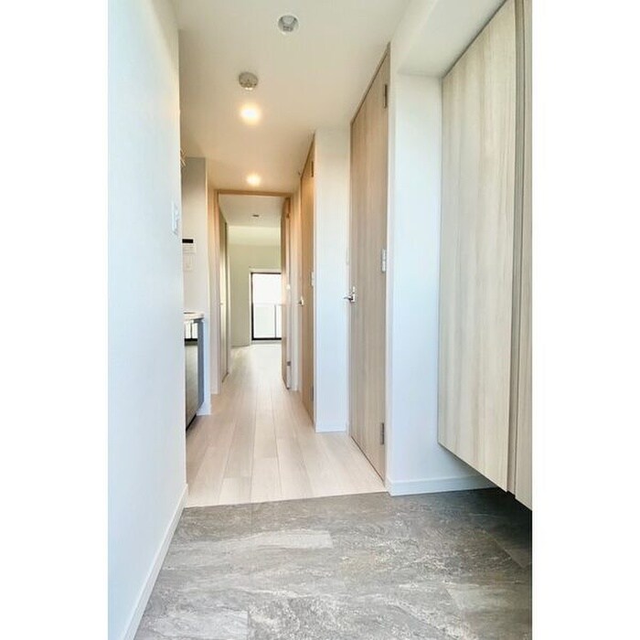 物件内観写真7　(玄関)