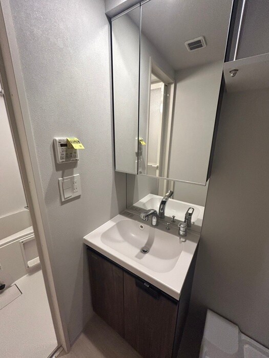 物件内観写真8　(洗面)