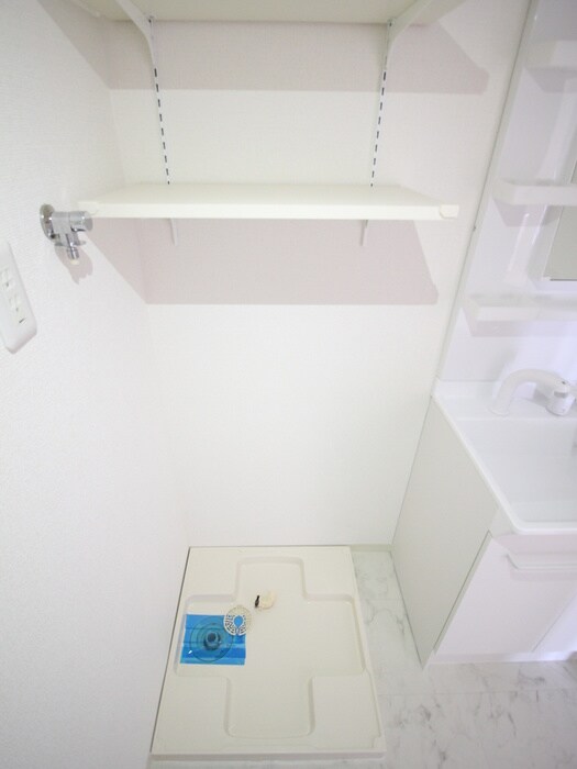 物件内観写真12　(洗濯機置場)