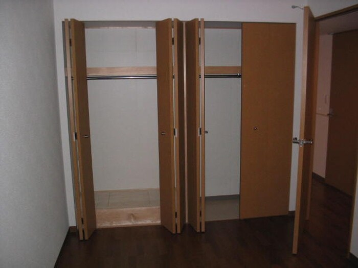 物件内観写真10　(収納)