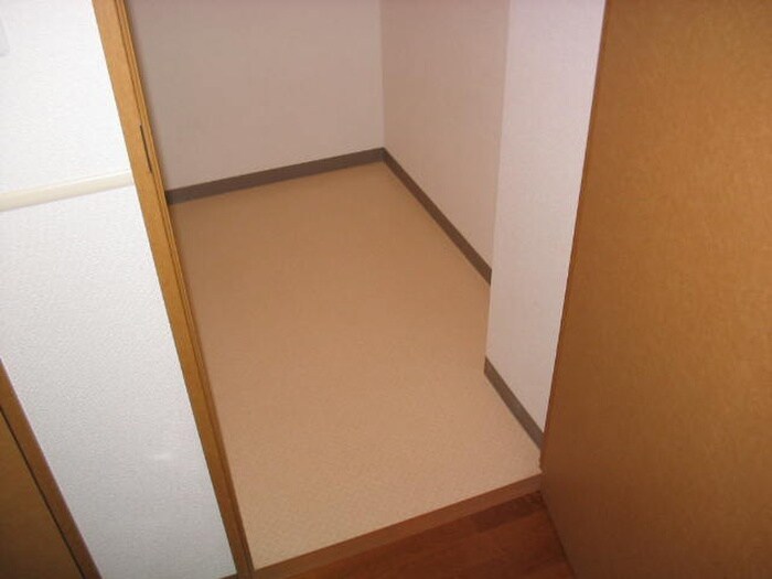 物件内観写真13　(収納)