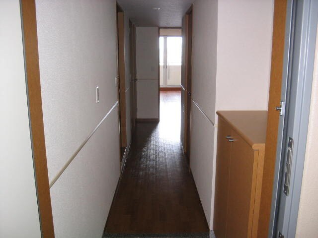 物件内観写真15　(廊下)
