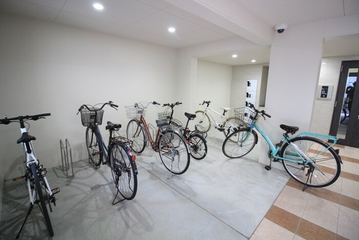 物件外観写真4　(駐輪場)