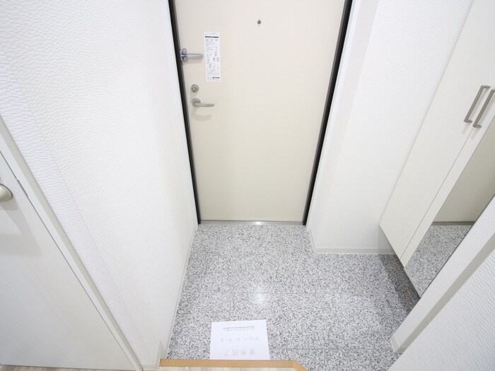 物件内観写真17　(玄関)