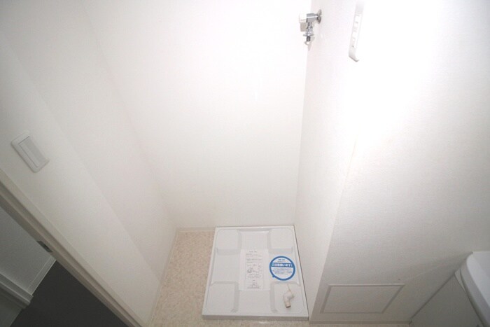 物件内観写真11　(洗濯機置場)