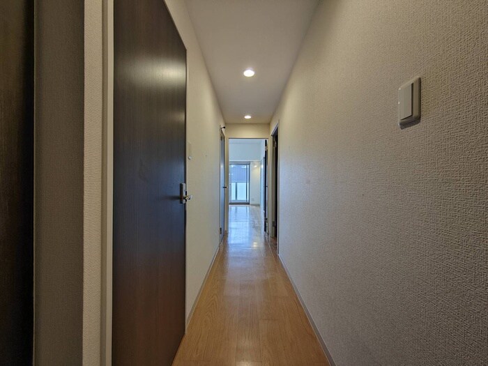 物件内観写真19　(廊下)