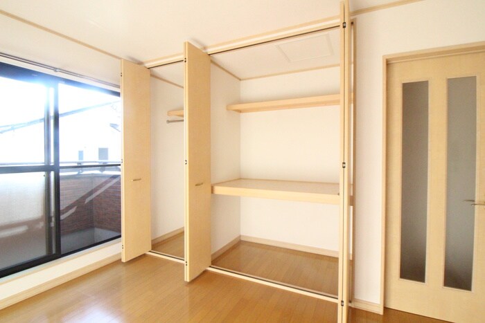 物件内観写真12　(収納)